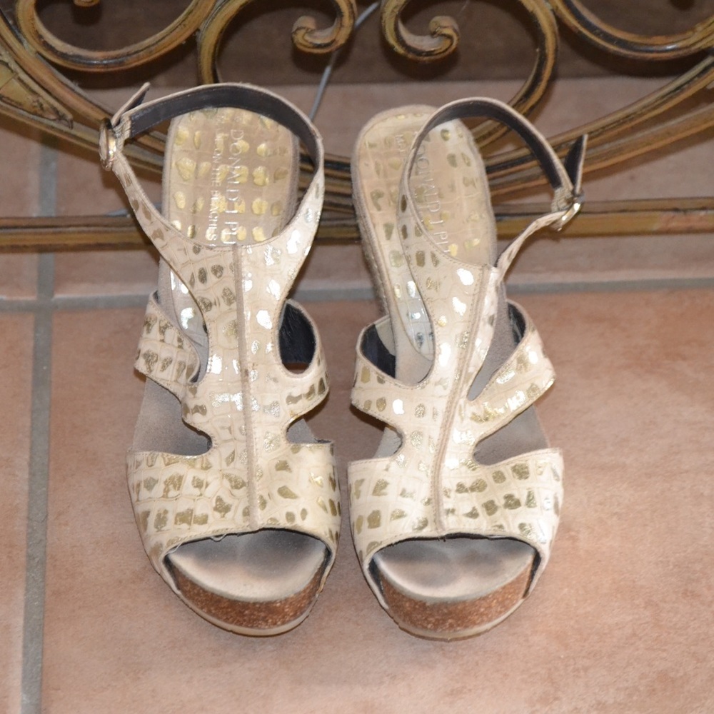 Donald J Pliner Off White Leather Wedge